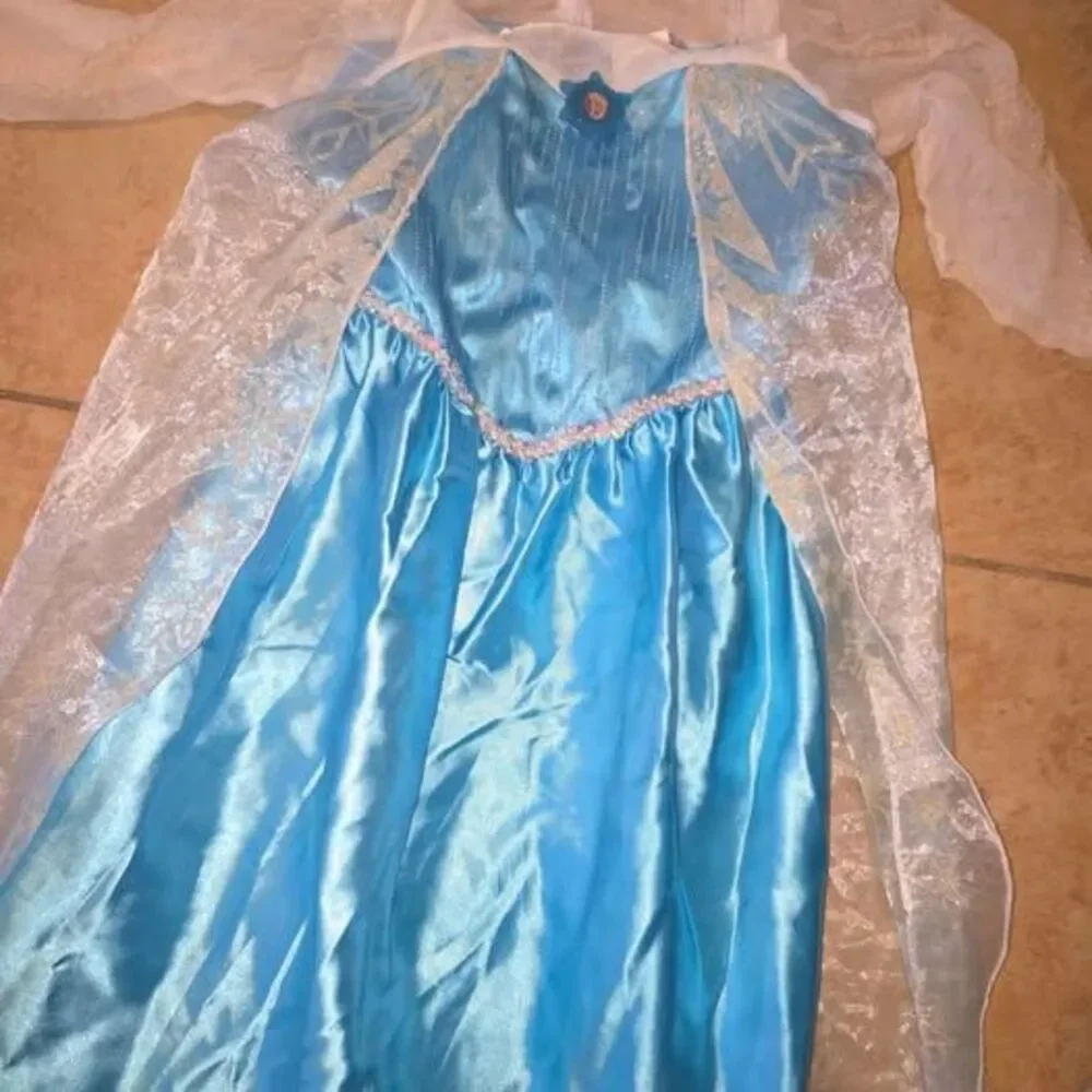 Elsa from glitter dress  Halloween costume  4-6x girl